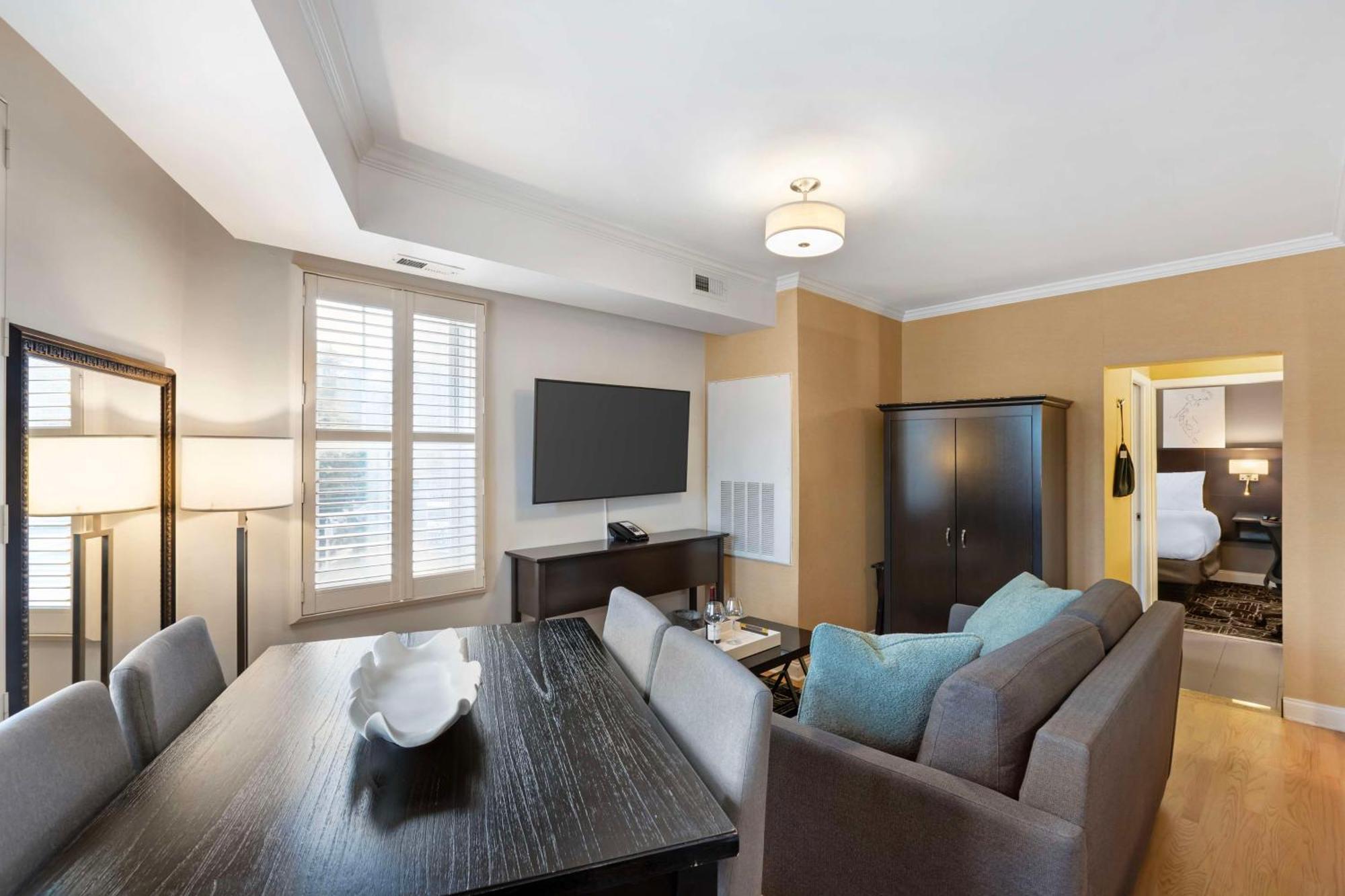 Best Western Plus Hawthorne Terrace Hotel Chicago Exterior photo
