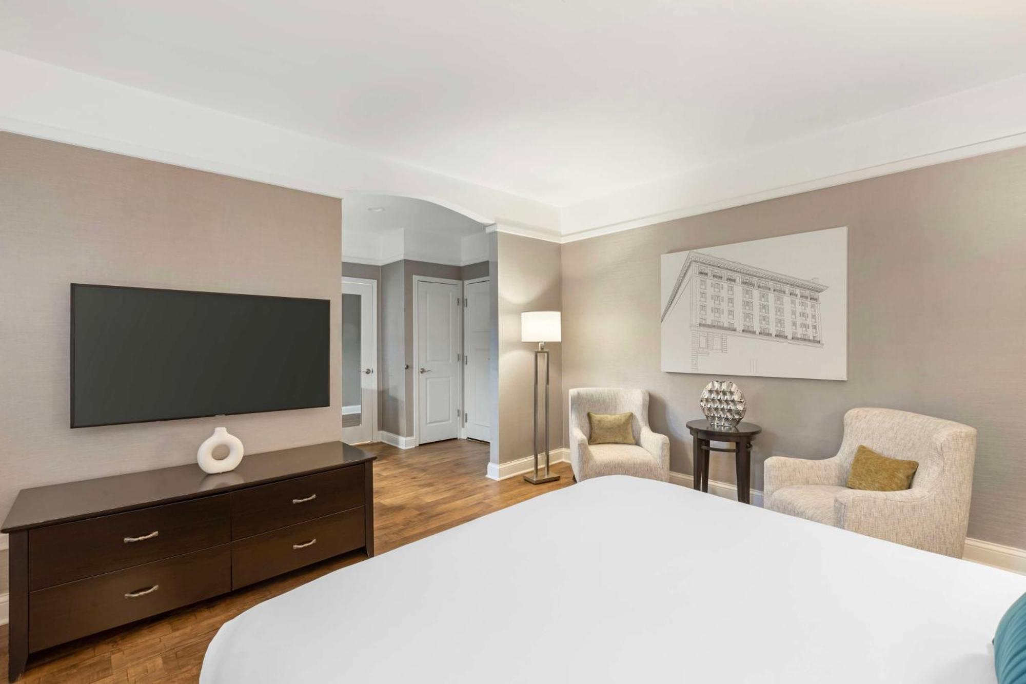 Best Western Plus Hawthorne Terrace Hotel Chicago Exterior photo